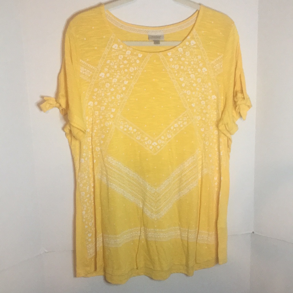 Avenue Brand Boxy Top Flower Print With Asymetric Lines Size 1416